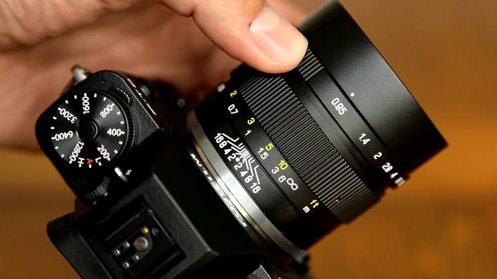 Actual product image Zhongyi Mitakon 35mm f/0.95 Mark II Speedmaster For Sony E (Sony E, APS-C / DX)