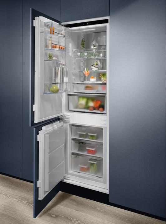Actual product image Electrolux IK2581BNL (245 l)