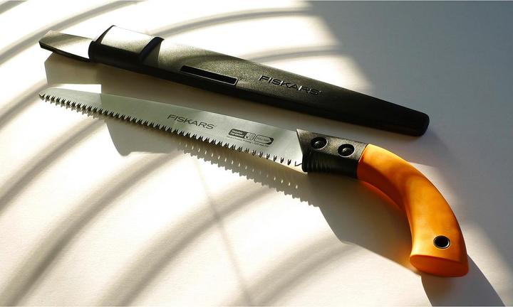 Image du produit Fiskars Scie de jardin à main SoftGrip 330 m