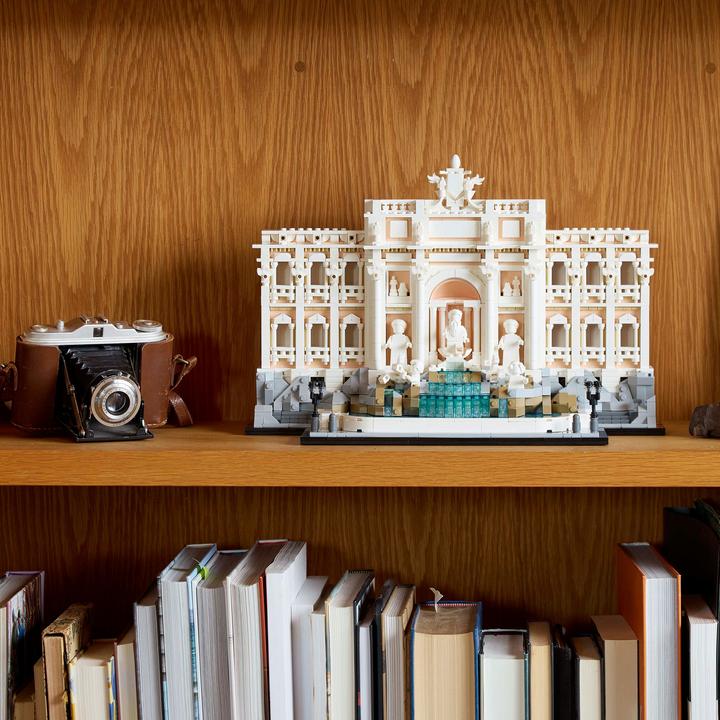 Actual product image LEGO Trevi Fountain (21062, LEGO Architecture)