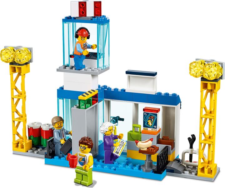 Actual product image LEGO Airport (60261, LEGO City)