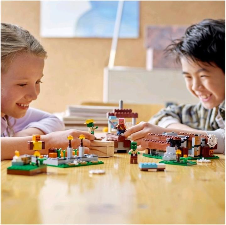 Actual product image LEGO The abandoned village (21190, LEGO Minecraft)