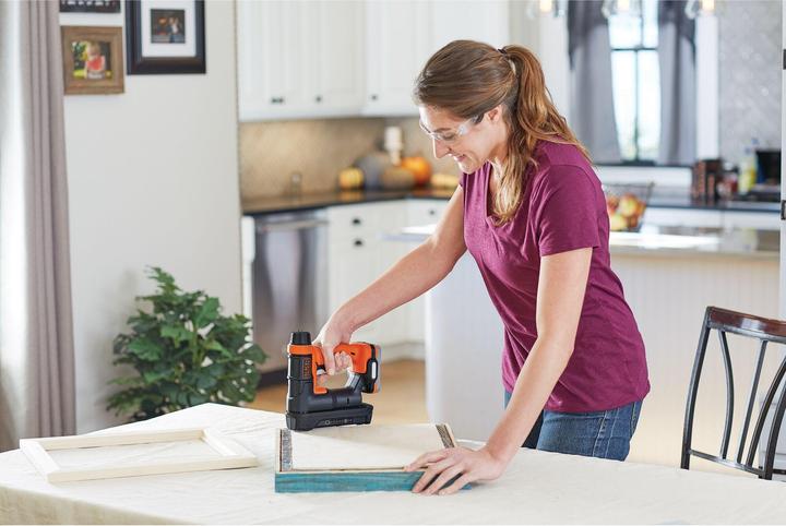 Produktbild Black & Decker AkkuTacker