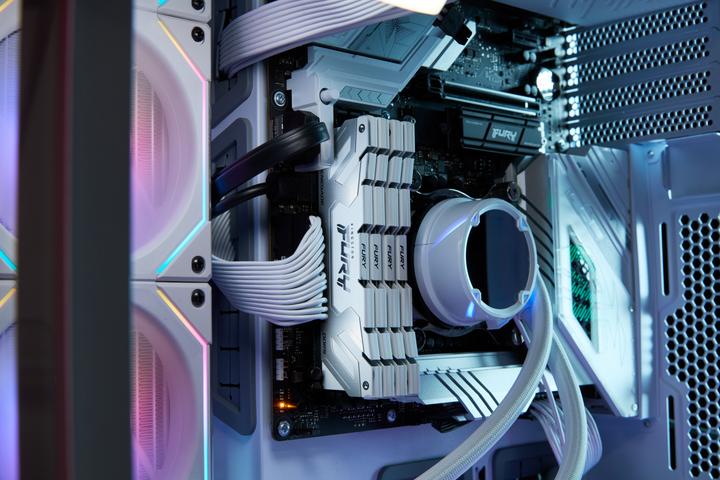 Image du produit Kingston 48GB 8800MT/s DDR5 CL42 CUDIMM Kit of 2 FURY Renegade White (2 x 24 Go, 8800 MHz, RAM DDR5, DIMM)