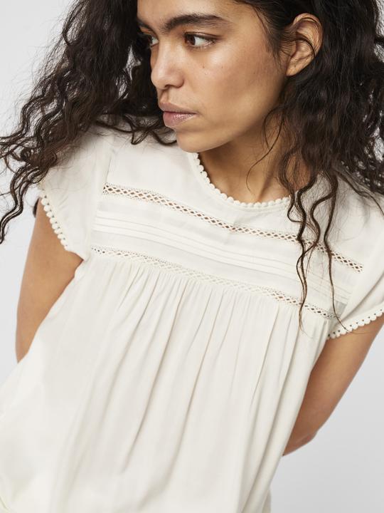 Image du produit Vero Moda Haut en dentelle avec manches courtes (L)
