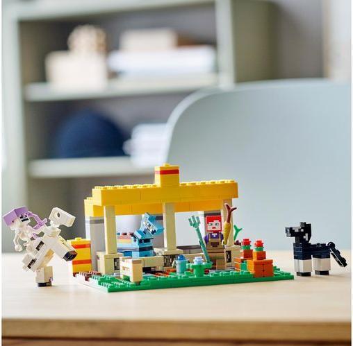 Actual product image LEGO The stable (21171, LEGO Minecraft)