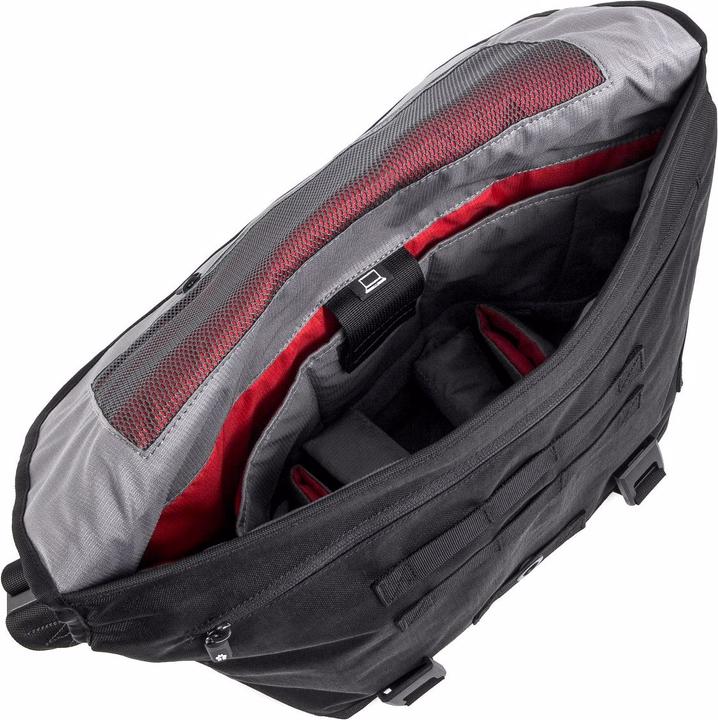 Actual product image Crumpler FrontRow Messenger 8000 black (Camera shoulder bag, 9 l)