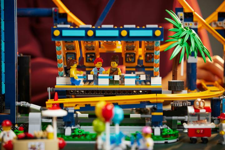 Productafbeelding LEGO Lusvormige achtbaan (10303, LEGO Icons, LEGO Zeldzame Sets)