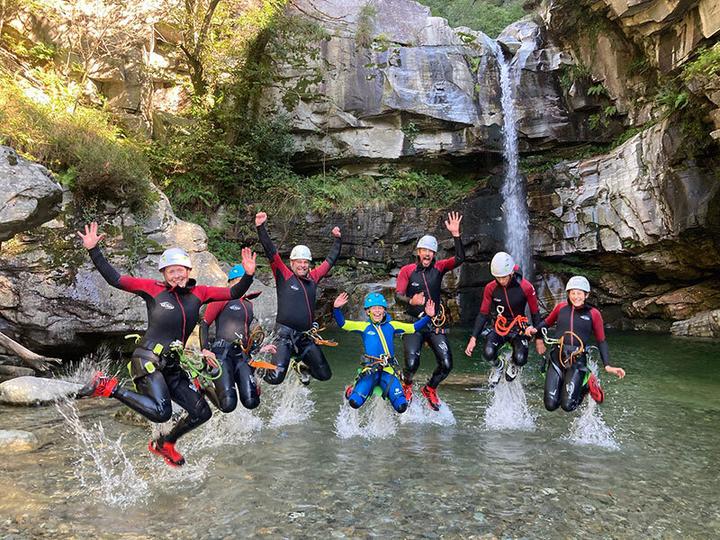 Image du produit Smartbox Cours de canyoning de 4h pour 2 débutants dans le canton du Tessin (2 pers.)