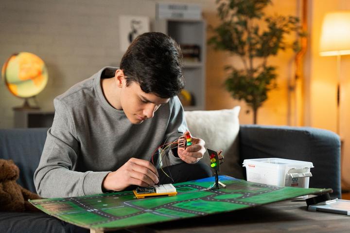 Actual product image Arduino Student Kit