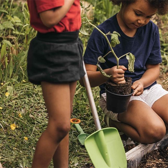 Actual product image Fiskars Kids Spades Green 138170