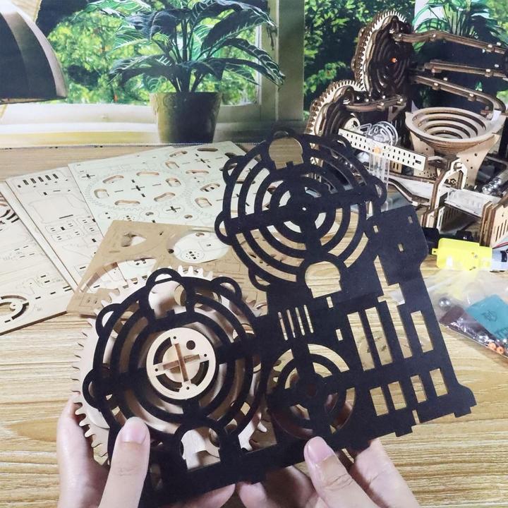 Immagine prodotto The Toy Company 3D Holz Kugelbahn, Murmelbahn Puzzle aus Holz, batteriebetrieben