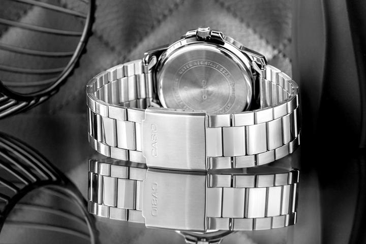 Actual product image Casio Herrenuhr MTP-VD01D-2BVUDF + BOX (43 mm)