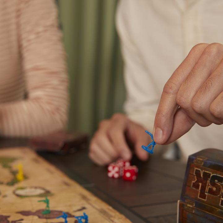 Actual product image Hasbro Gaming Risk (German)