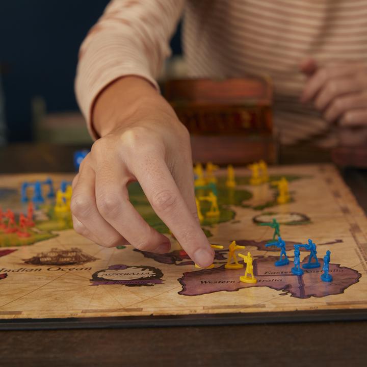 Actual product image Hasbro Gaming Risk (German)