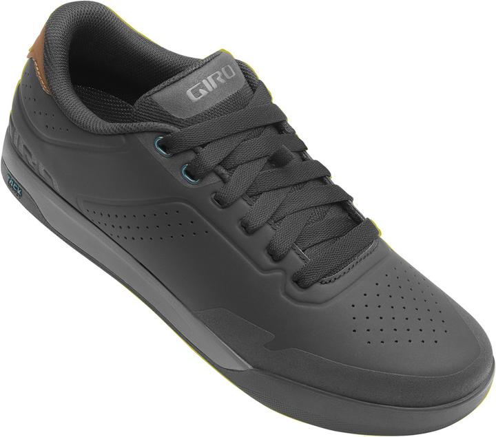 Actual product image Giro Latch Shoe (40)