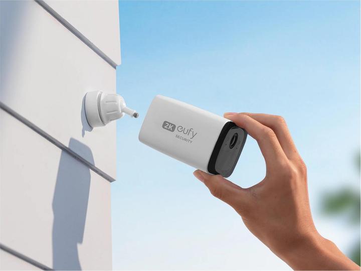 Produktbild eufy Solocam C210 With Solar Panel (2048 x 1080 Pixel)