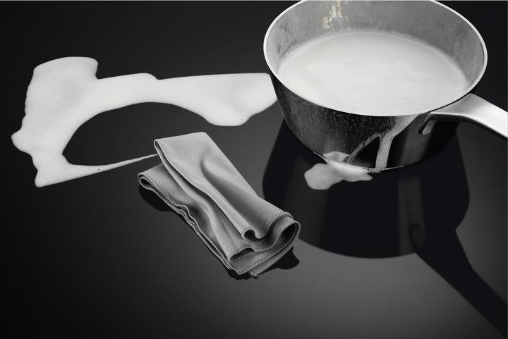 Produktbild AEG IKB64301FB Schwarz Integriert Zonen-Induktionskochfeld 4 Zone(n)