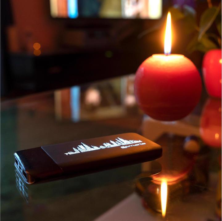 Actual product image 4smarts Powerbank VoltHub Travel 8000 mAh black (8000 mAh, 10 W, 29.60 Wh)