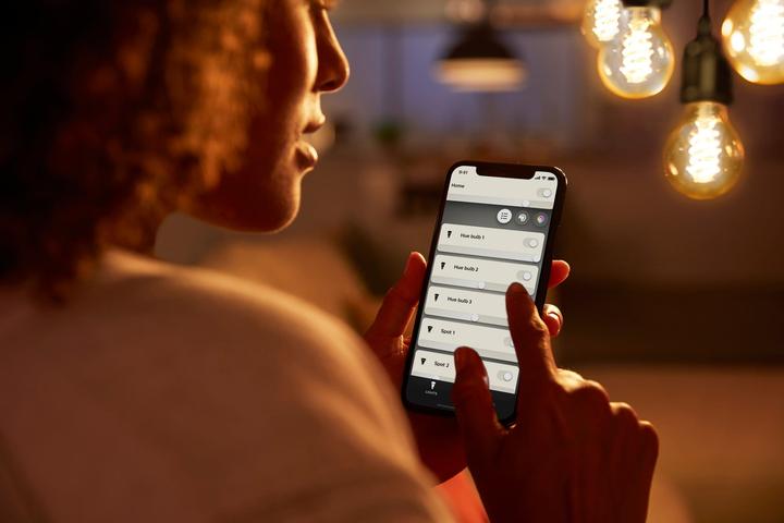 Actual product image Philips Hue White BT (E27, 7 W, 550 lm, 1 x, G)