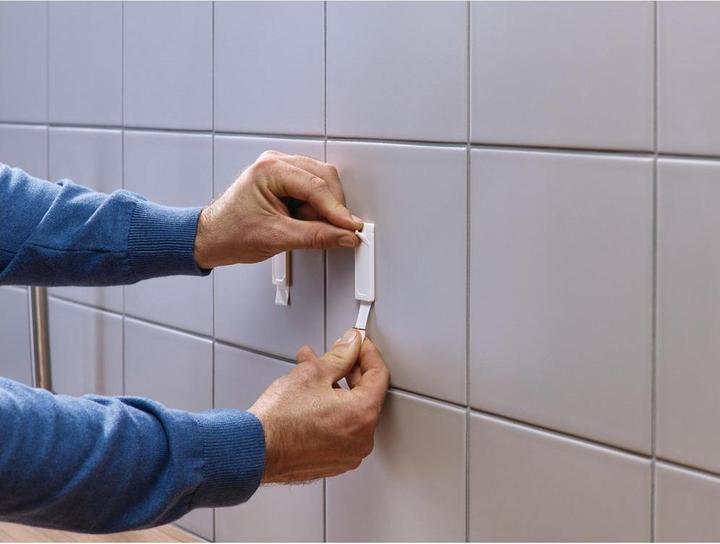 Image du produit tesa Clous adhésifs pour carrelage et métal, capacité de rétention de 3 kg, détachables sans laisser de