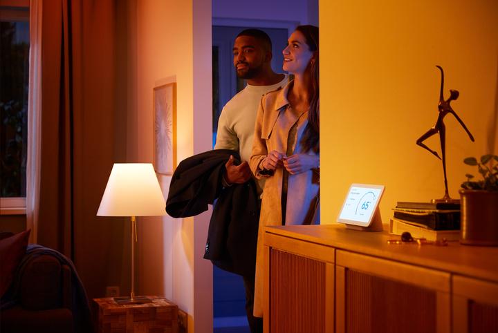 Actual product image Philips Hue White & Color Ambiance BT starter kit (E27, 9 W, 806 lm, 2 x, F)