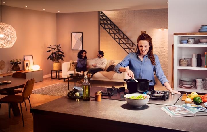 Actual product image Philips Hue White Ambiance BT (E27, 8.50 W, 806 lm, 3 x, F)