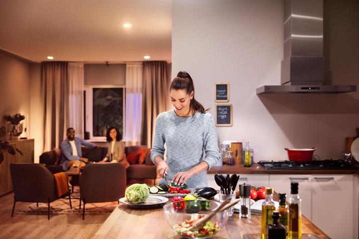 Actual product image Philips Hue White Ambiance BT (E27, 9 W, 806 lm, 2 x, F)