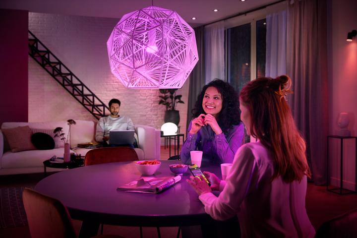 Immagine prodotto Philips Hue White & Color Ambiance BT (E27, 11 W, 1100 lm, 1 x, F)