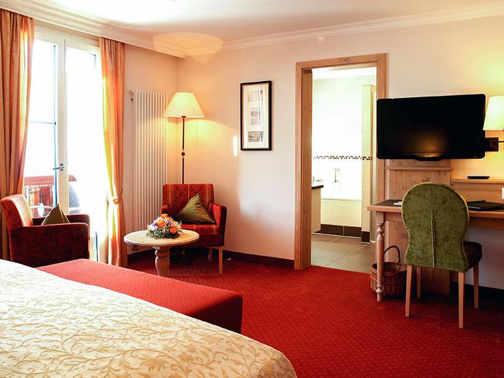 Actual product image Smartbox 2 nights of pure luxury with dinner and relaxation at the 5* Romantik Hotel Schweizerhof in (2 pers.)