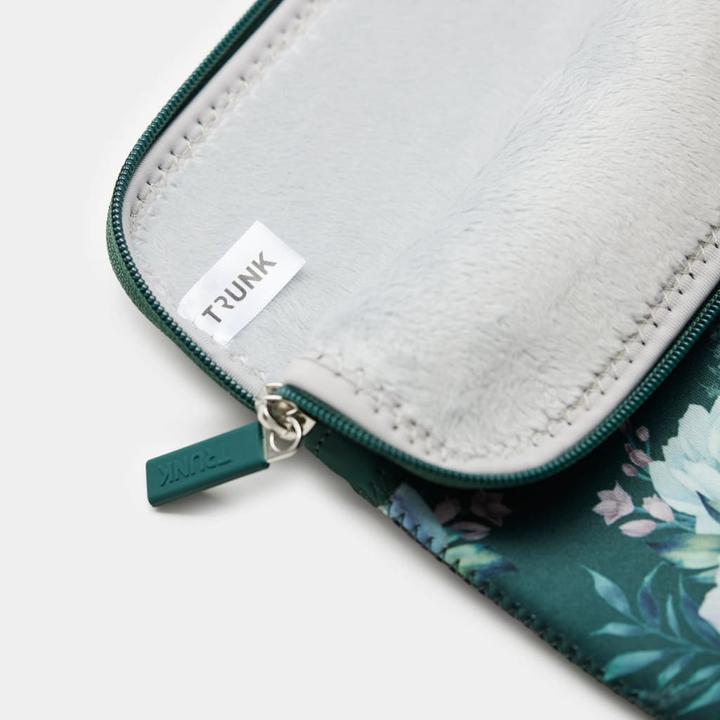 Actual product image Trunk Neoprene Sleeve (13", Apple)