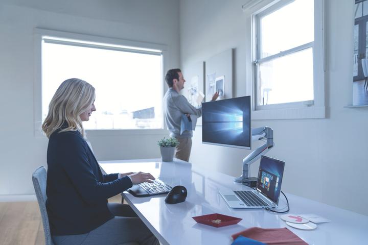 Immagine prodotto Kensington Braccio per monitor singolo SmartFit® One-Touch (Tavolo, 32")