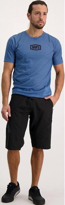 Actual product image 100% Airmatic men short (36)
