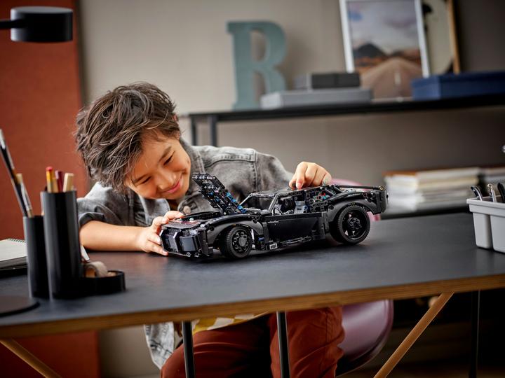 Image du produit LEGO La Batmobile de Batman (42127, LEGO Technic)
