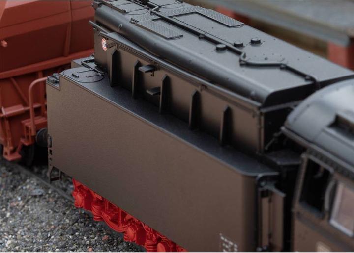Actual product image Märklin 039884 DB class 043 steam locomotive (Track H0)