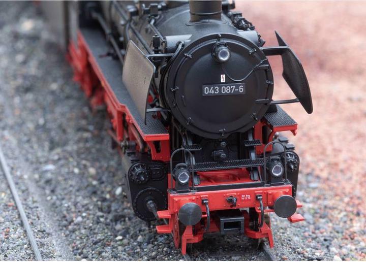 Actual product image Märklin 039884 DB class 043 steam locomotive (Track H0)