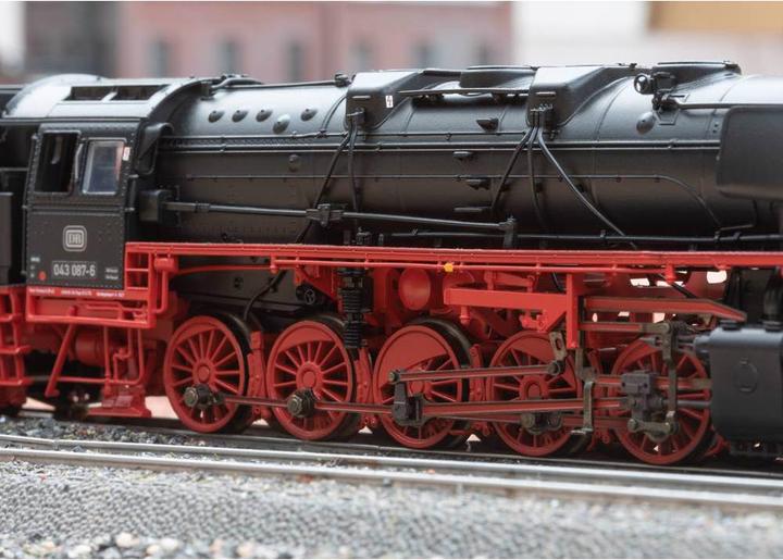 Actual product image Märklin 039884 DB class 043 steam locomotive (Track H0)