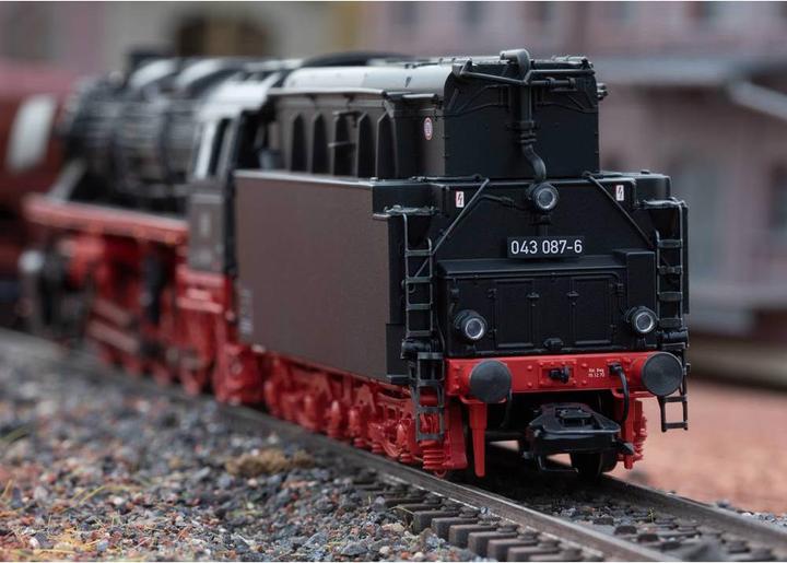 Actual product image Märklin 039884 DB class 043 steam locomotive (Track H0)