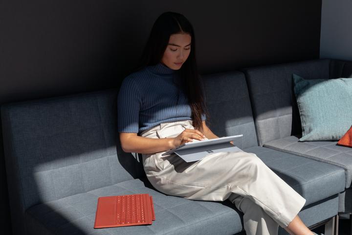 Produktbild Microsoft Type Cover Pro (CH, Surface Pro (2017), Microsoft Surface Pro 3, Microsoft Surface Pro 4)