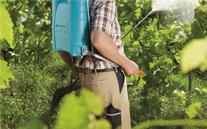 Produktbild Gardena Rückenspritzgerät (12 l)