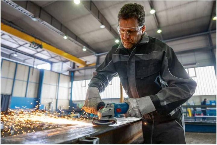 Immagine prodotto Bosch Professional Smerigliatrice angolare GWS 12-125 (C) + disco abrasivo (06013A6100) (125 mm)