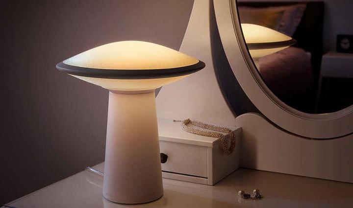 Actual product image Philips Hue Phoenix Base (905 lm)