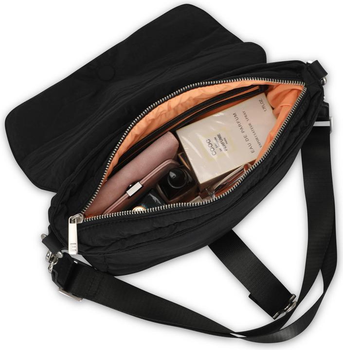 Actual product image Expatrié Bobby shoulder bag
