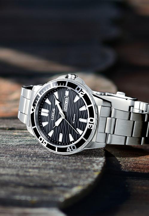 Actual product image Lorus Sport (Watch with gemstone, 42 mm)