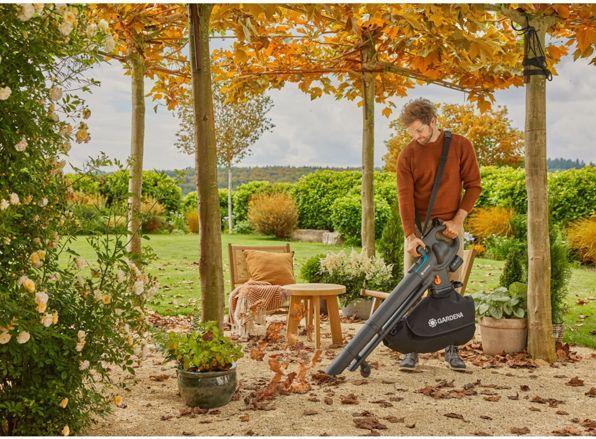 Produktbild Gardena Akku-Laubsauger/Laubbläser PowerJet Collect 18V P4A solo (grau/schwarz, ohne Akku und Ladegerät, POW (Akkubetrieb, Laubsauger-& bläser)