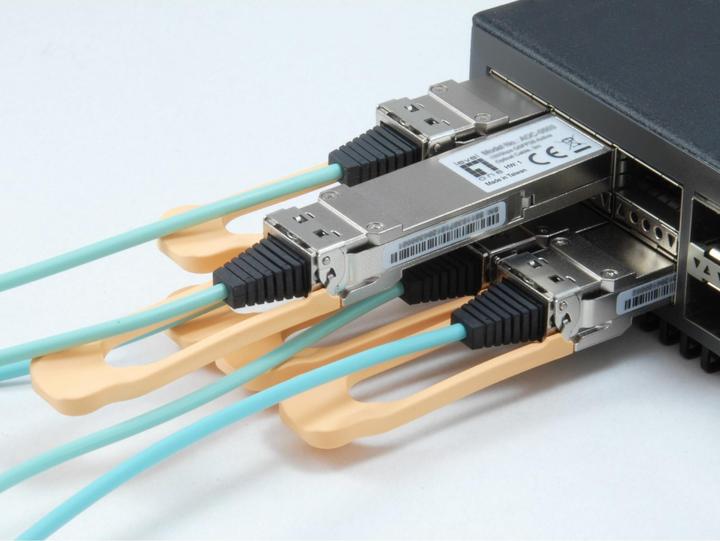 Image du produit LevelOne AOC-0501 Module émetteur-récepteur réseau fibre optique QSFP28 850 nm