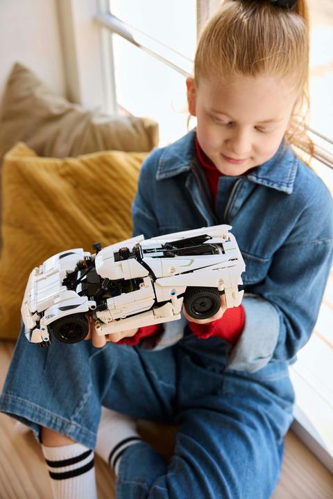 Actual product image LEGO Koenigsegg Jesko Absolut (42184, LEGO Technic)