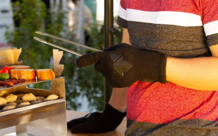 Image du produit Fennek Grill Gant pour barbecue avec logo, noir (Silicone, Kevlar)