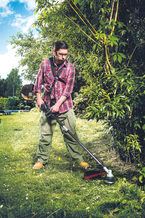 Actual product image Scheppach 4in1 Multi Garden Unit MFH3300-4P 1.22PS (Trim line, Metal cutting blade)