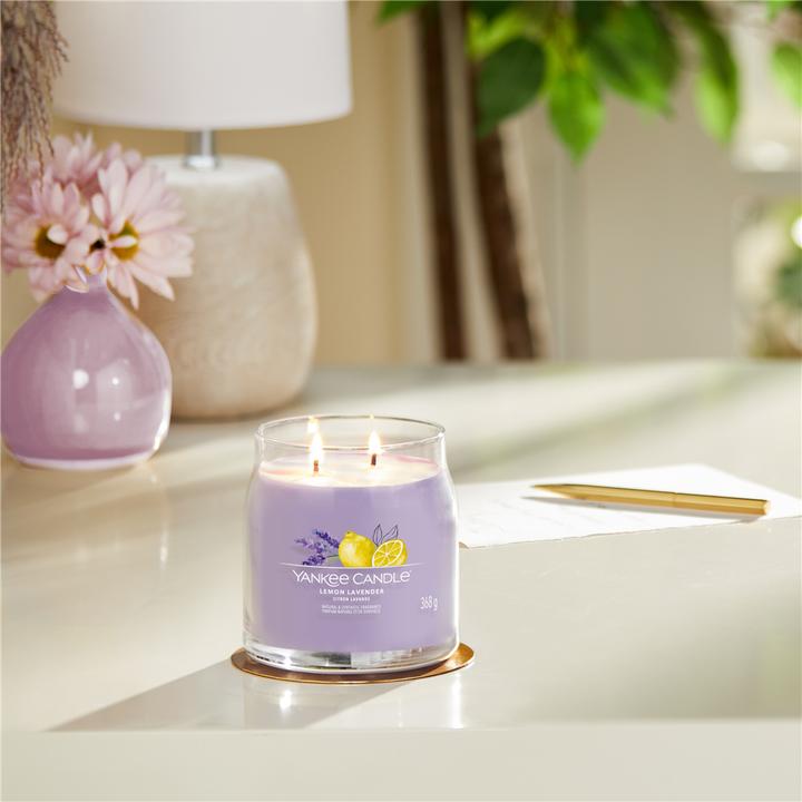 Produktbild Yankee Candle Duftkerze Lemon Lavender Signature Medium Jar
